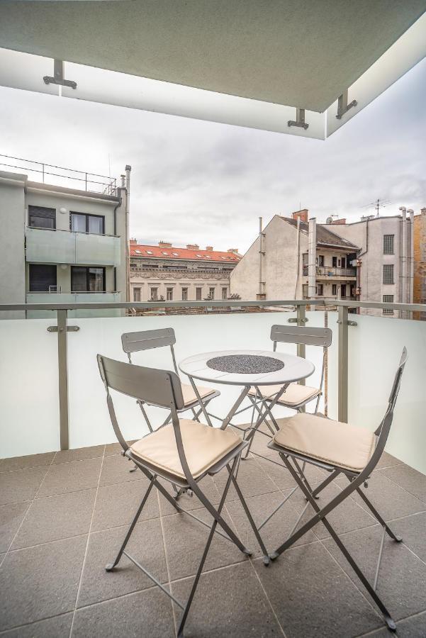 Grace Pine Apartment 3 Budapest Extérieur photo