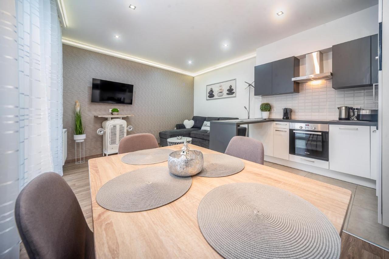 Grace Pine Apartment 3 Budapest Extérieur photo